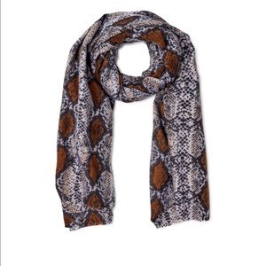 Time and try women’s blanket scarf NWT